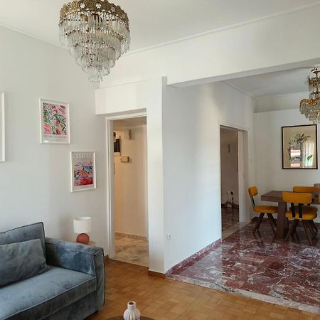 Stylish Artistic Flat With View, Three Min To Metro Apartment Athena Bagian luar foto